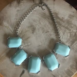 LIKE NEW! Banana Republic statement necklace